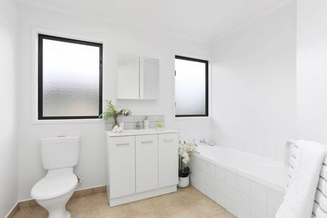 Photo of property in 15 Whitbourne Heights, Manurewa, Auckland, 2105