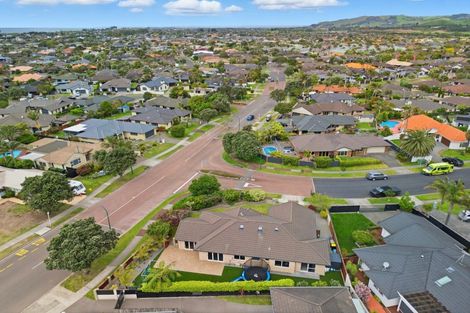 Photo of property in 2 Aranui Drive, Papamoa Beach, Papamoa, 3118