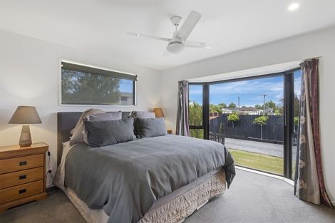 Photo of property in 27 Momorangi Crescent, Redwood, Christchurch, 8051
