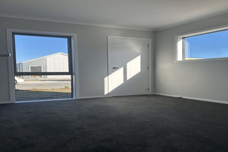 Photo of property in 18 Koru Loop, Paraparaumu, 5032