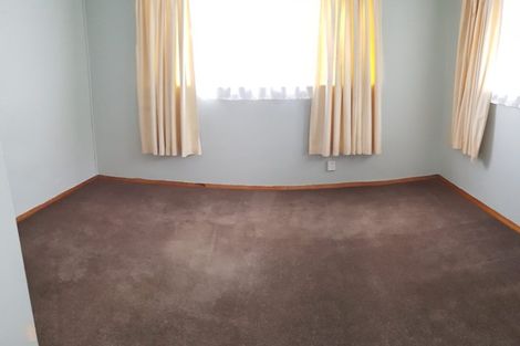 Photo of property in 66- 68 Waihora Crescent, Waitangirua, Porirua, 5024