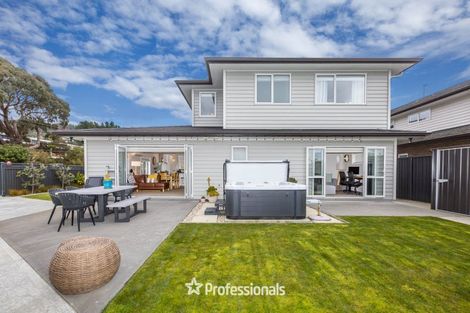 Photo of property in 2 Chalfont Road, Silverstream, Upper Hutt, 5019