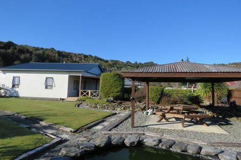 Photo of property in 32- 34 Coal Street, Reefton, 7830