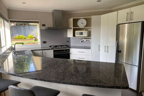 Photo of property in 8 Moycullien Lane, East Tamaki Heights, Auckland, 2016