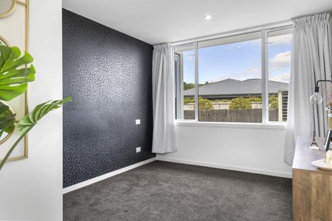 Photo of property in 15 Magnolia Rise, Waipahihi, Taupo, 3330