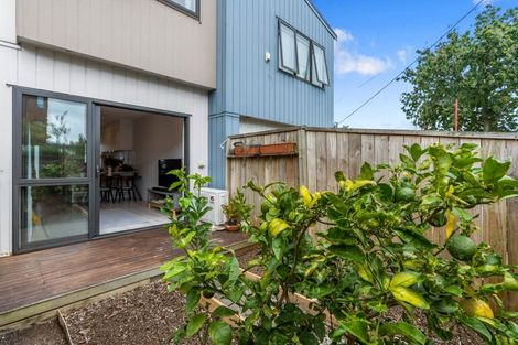 Photo of property in 6/2 Abbotleigh Avenue, Te Atatu Peninsula, Auckland, 0610