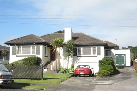 Photo of property in 2/21 Grande Vue Road, Manurewa, Auckland, 2102