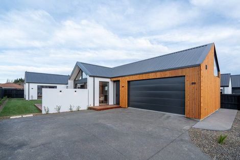 Photo of property in 18 Burkett Street, Marshland, 8051