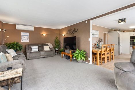 Photo of property in 118 Sandspit Road, Waiuku, 2123