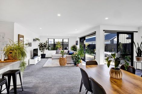 Photo of property in 69 Wilson Street, Hawera, 4610