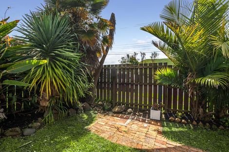 Photo of property in 2/66 Miller Road, Mangere Bridge, Auckland, 2022