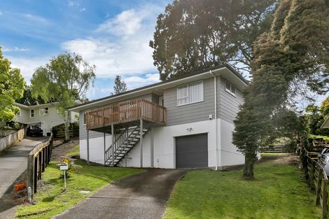 Photo of property in 9 Kama Place, Sunnynook, Auckland, 0620