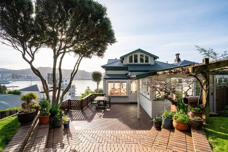 Photo of property in 4 Baring Street, Oriental Bay, Wellington, 6011