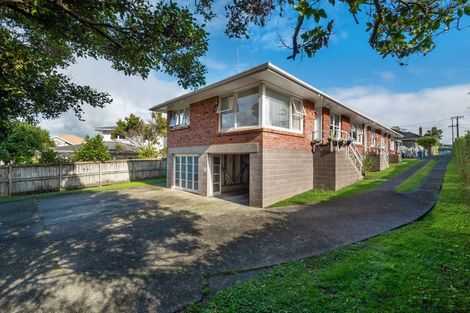 Photo of property in 18a Eversleigh Road, Belmont, Auckland, 0622