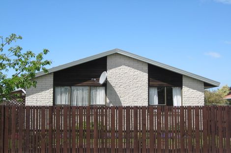Photo of property in 18 Salford Avenue, Redwood, Christchurch, 8051