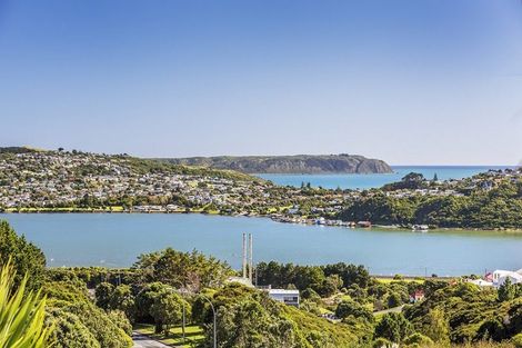 Photo of property in 3 Greenstone Place, Aotea, Porirua, 5024