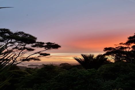 Photo of property in 17 Scenic Drive, Titirangi, Auckland, 0604