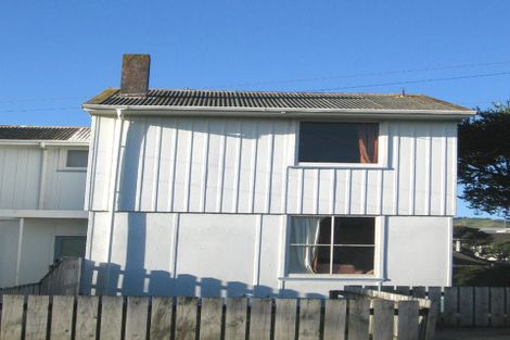 Photo of property in 4 Hazard Grove, Cannons Creek, Porirua, 5024