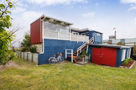 Photo of property in 7 Chaffey Street, Foxton Beach, Foxton, 4815