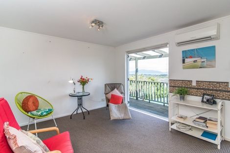 Photo of property in 63 Kotare Street, Waikanae, 5036
