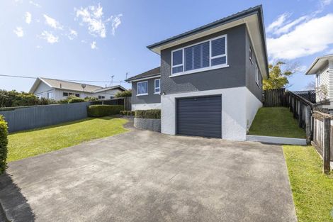 Photo of property in 11 Waimea Street, Westown, New Plymouth, 4310