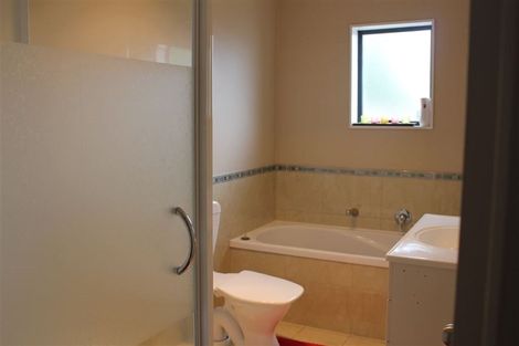 Photo of property in 13 Exotic Place, Massey, Auckland, 0614