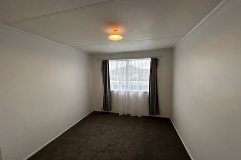 Photo of property in 33 Lincoln Park Avenue, Massey, Auckland, 0614