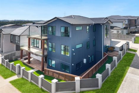 Photo of property in 2 Drumnaconagher Road, Flat Bush, Auckland, 2019