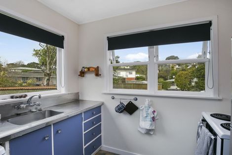 Photo of property in 179 Newlands Road, Newlands, Wellington, 6037