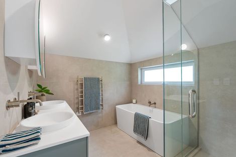 Photo of property in 1 Seaforth Terrace, Karori, Wellington, 6012