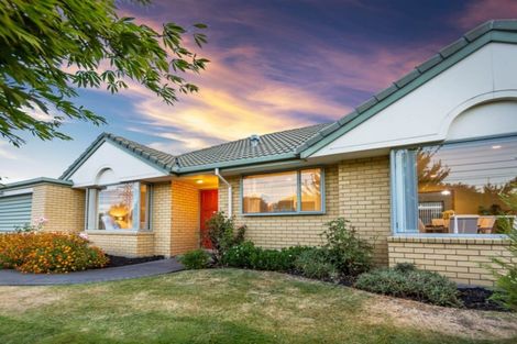 Photo of property in 15 Showgate Avenue, Sockburn, Christchurch, 8042