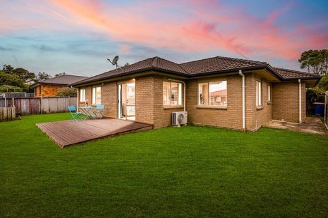 Photo of property in 25a Sylvan Crescent, Te Atatu South, Auckland, 0610