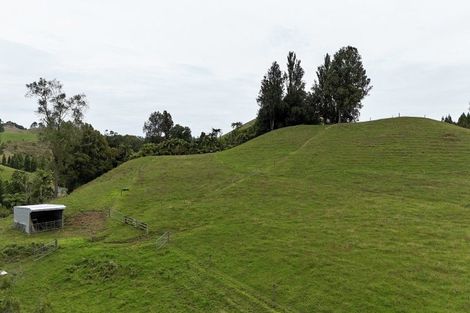 Photo of property in 114 Ackworth Road, Lepperton, New Plymouth, 4373