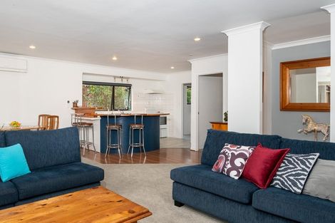 Photo of property in 7 Juneau Place, Glendene, Auckland, 0602