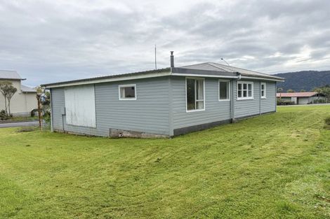 Photo of property in 13 Main Road, Fox Glacier, 7886