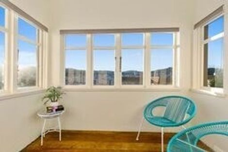 Photo of property in 2u2 Hawker Street, Mount Victoria, Wellington, 6011