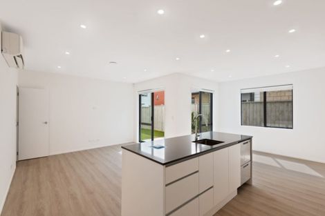 Photo of property in 19 Waituarua Drive, Takanini, 2112