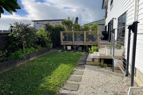 Photo of property in 1/44 Sunnynook Road, Sunnynook, Auckland, 0620