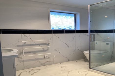 Photo of property in 69 Kemp Road, Massey, Auckland, 0614