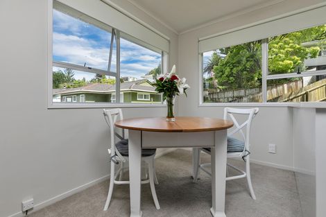 Photo of property in 9 Kama Place, Sunnynook, Auckland, 0620