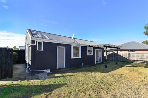 Photo of property in 154 Wainoni Road, Avondale, Christchurch, 8061