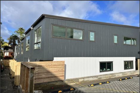 Photo of property in 43 Tirimoana Road, Te Atatu South, Auckland, 0602