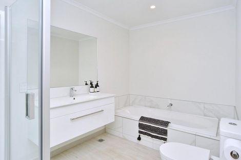 Photo of property in 15 Holmes Hanover Lane, Halswell, Christchurch, 8025
