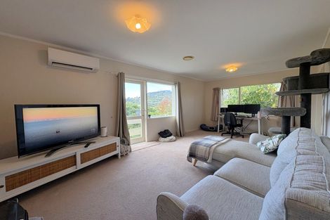 Photo of property in 61 Chartwell Drive, Crofton Downs, Wellington, 6035