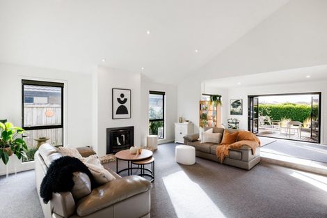 Photo of property in 8 Shalimar Place, Huntington, Hamilton, 3210