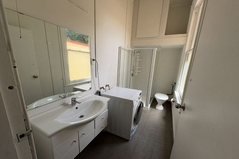 Photo of property in 1/18 Clifton Terrace, Kelburn, Wellington, 6012