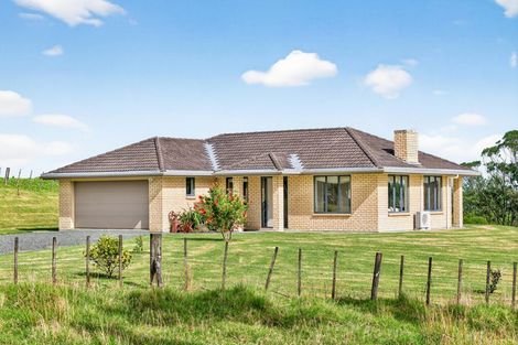 Photo of property in 667 Pahi Road, Pahi, Paparoa, 0571