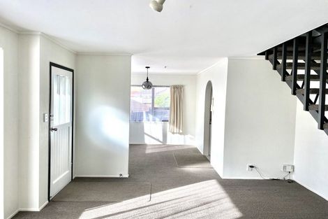 Photo of property in 1/27 Weetman Drive, Browns Bay, Auckland, 0630