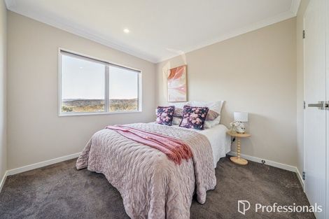 Photo of property in 17 Lindis Lane, Kelson, Lower Hutt, 5010