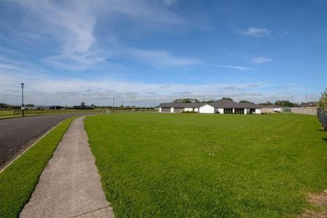 Photo of property in 26 Mercade Close, Stratford, 4332